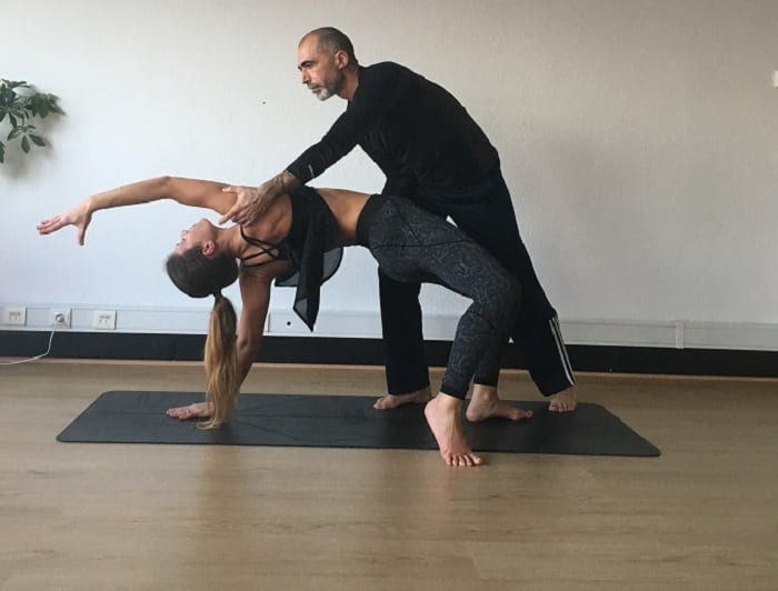 Camatkarasana