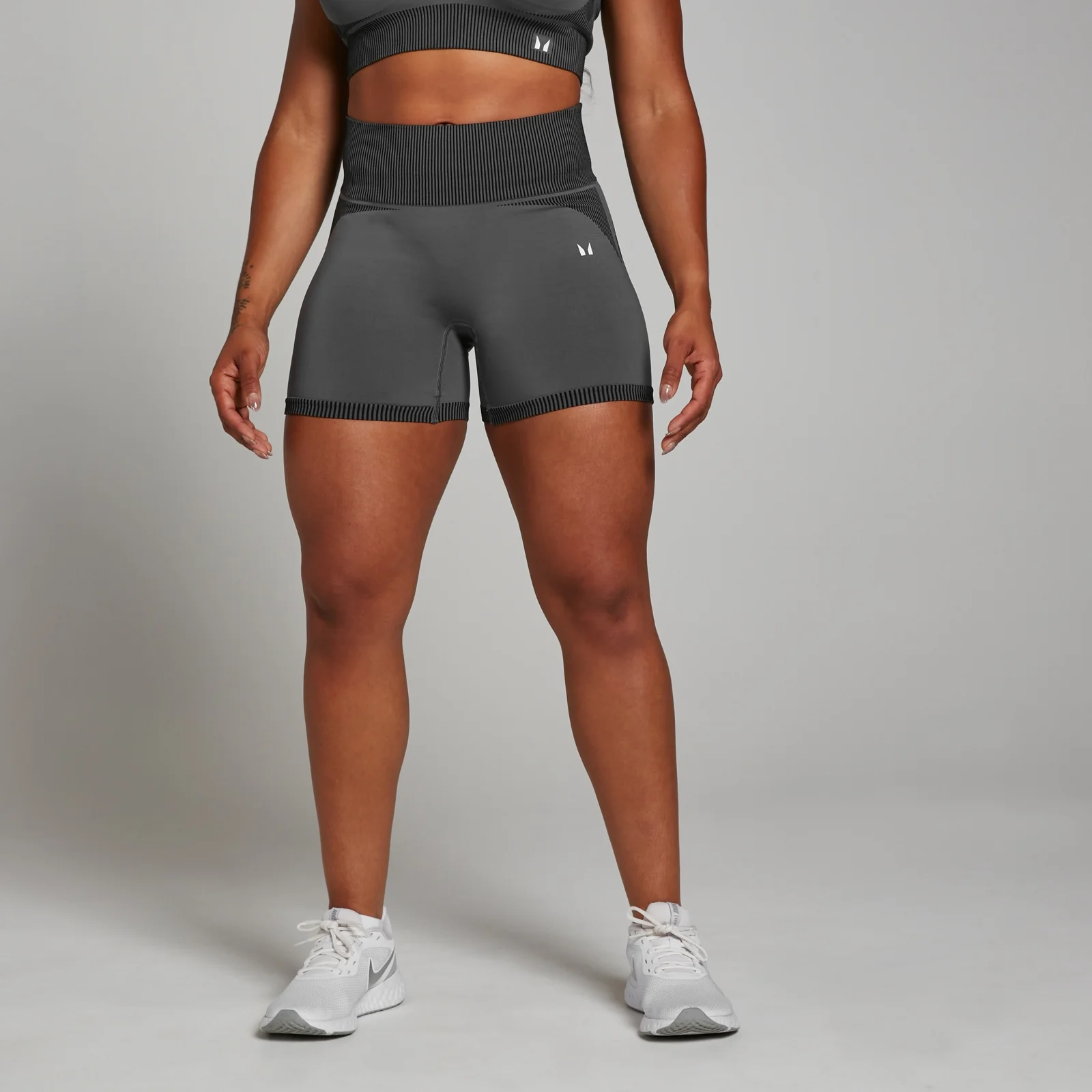 Calções de Ciclismo sem Costuras em Dois Tons da MP para Senhora - Preto - XS Imagem 1
