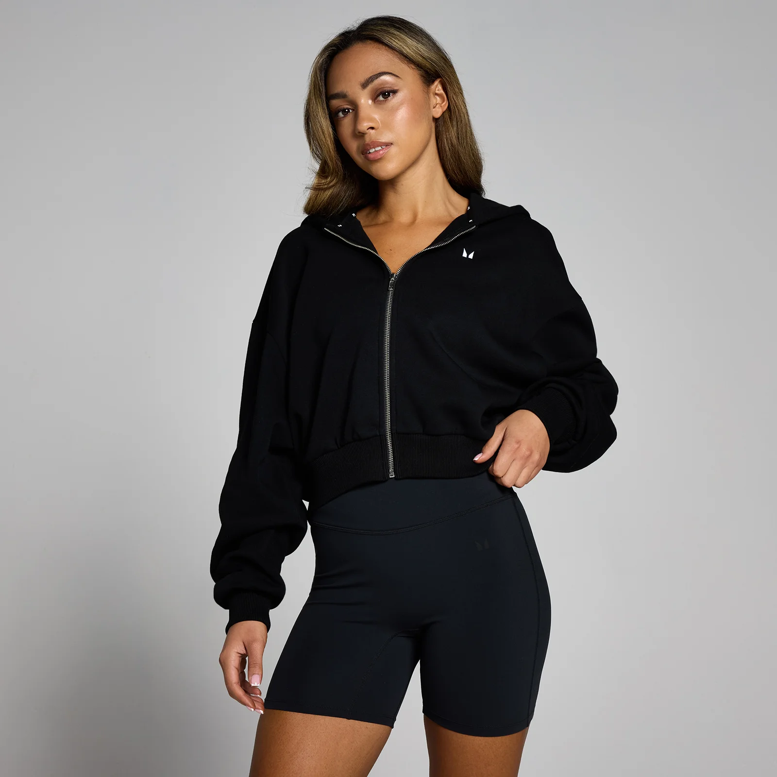 Sweat com Capuz e Fecho Basics da MP para Senhora - Preto - S Imagem 1
