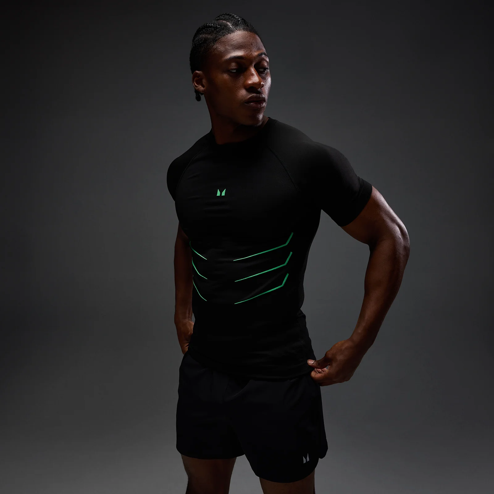 T-Shirt Sem Costuras Hero Muscle Fit MP Homem - Preto Lavado/Verde Alpha - XS Imagem 1
